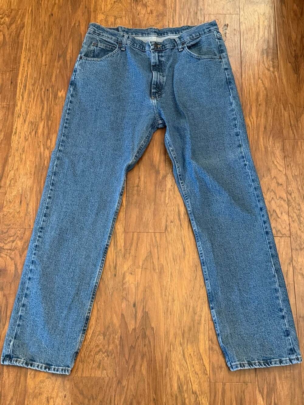 Men's 38x32 Wrangler jeans Original fit Cowboy cut